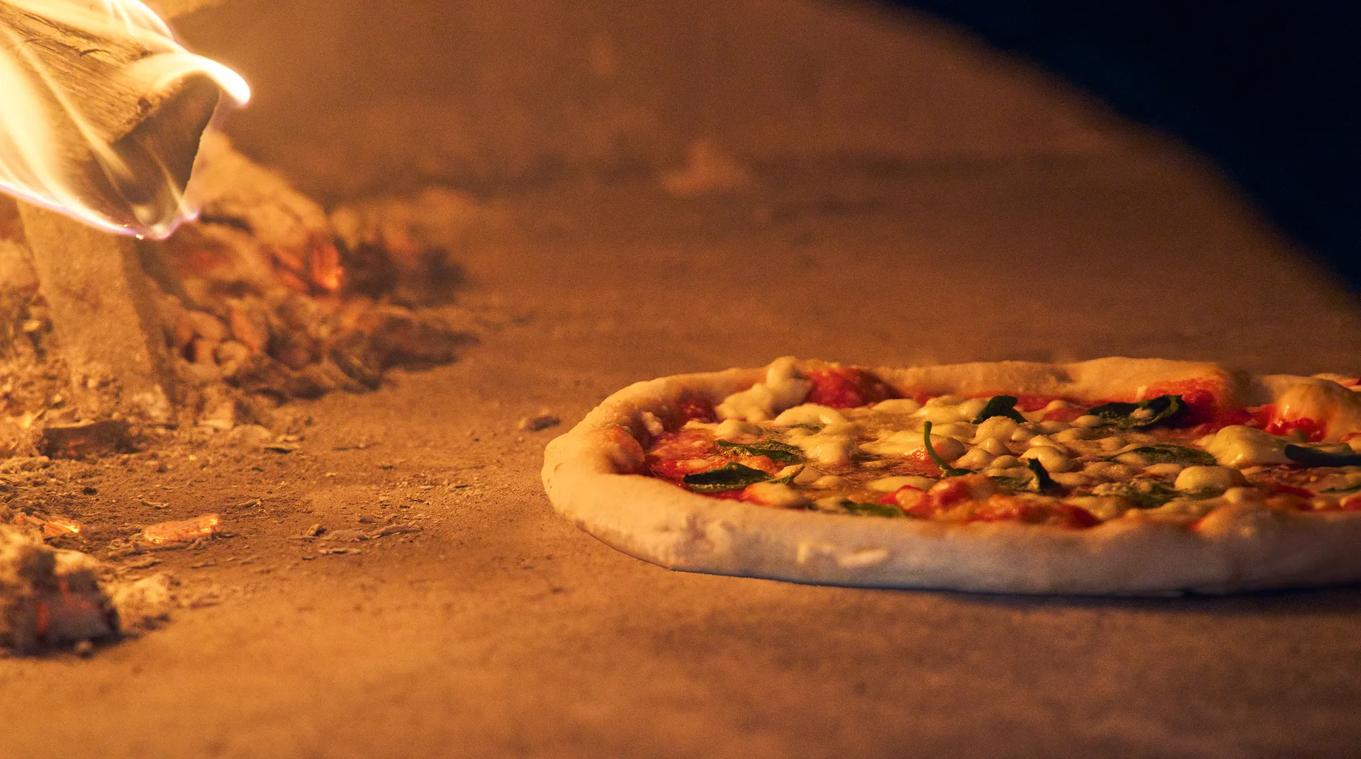本格窯焼きナポリピッツァ